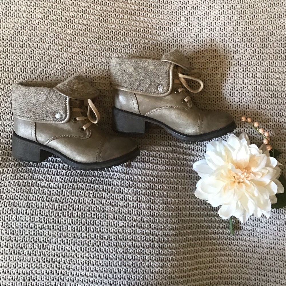 Roxy Boots